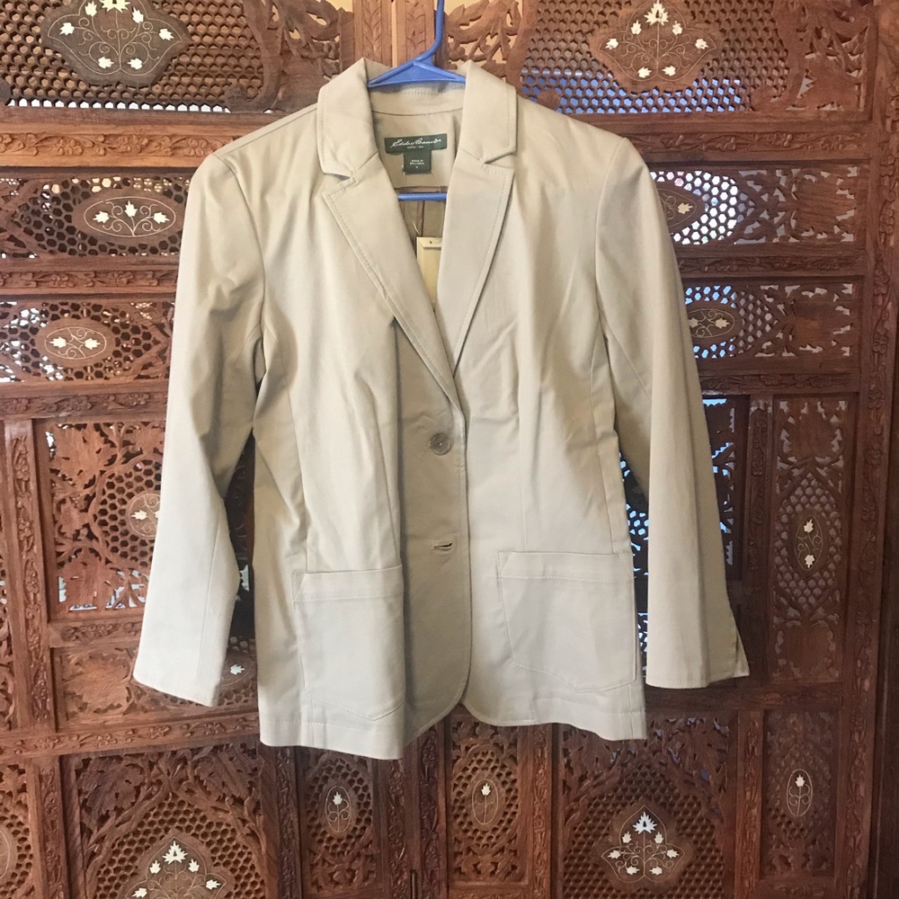 Khaki short trench coat